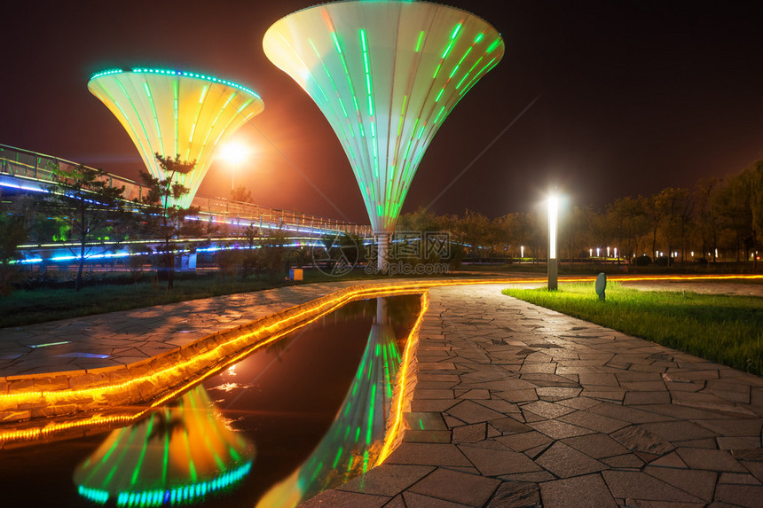 夜间灯光公园场景图片