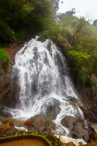 瀑布TienSa瀑布图片