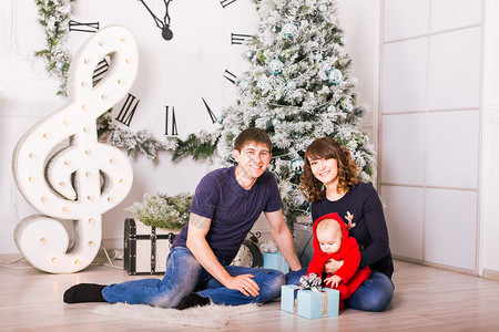 圣诞家庭肖像家度假客厅由Xma图片