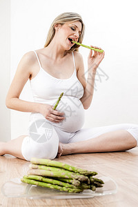 孕妇吃绿芦笋图片