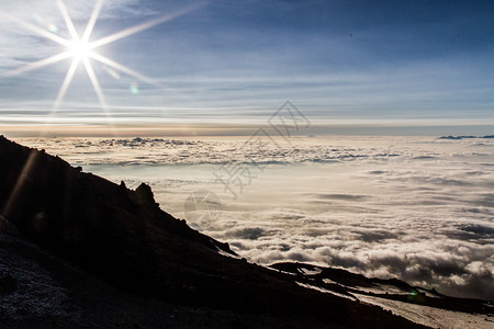 日落时的埃特纳火山图片