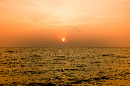 海上美丽日落美景图片