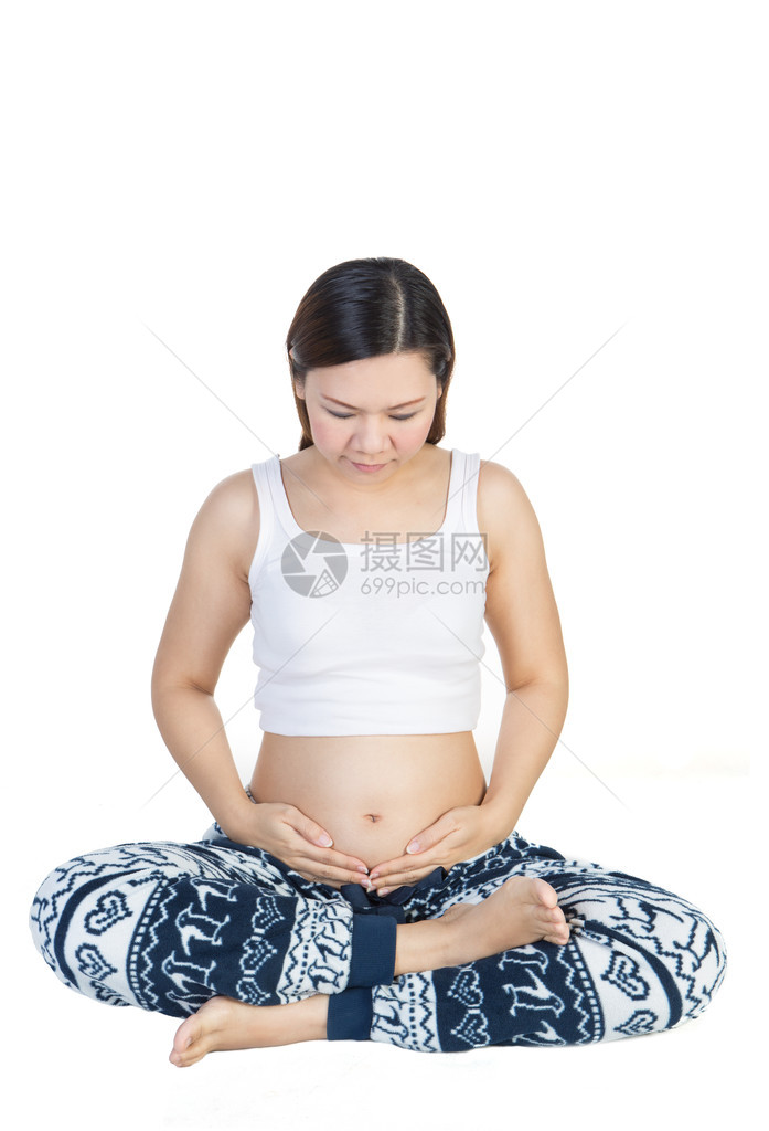 孕妇坐着的特写图片