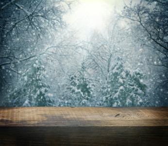 冬季美丽的圣诞节背景旧木制桌图片