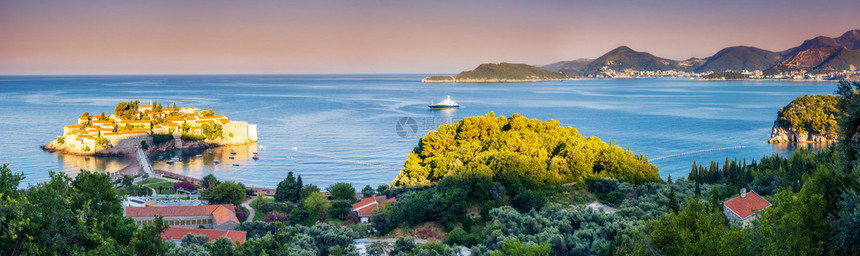 SvetiStefan小岛和黑山度假村的壮丽景色戏剧晨光巴尔干半岛图片