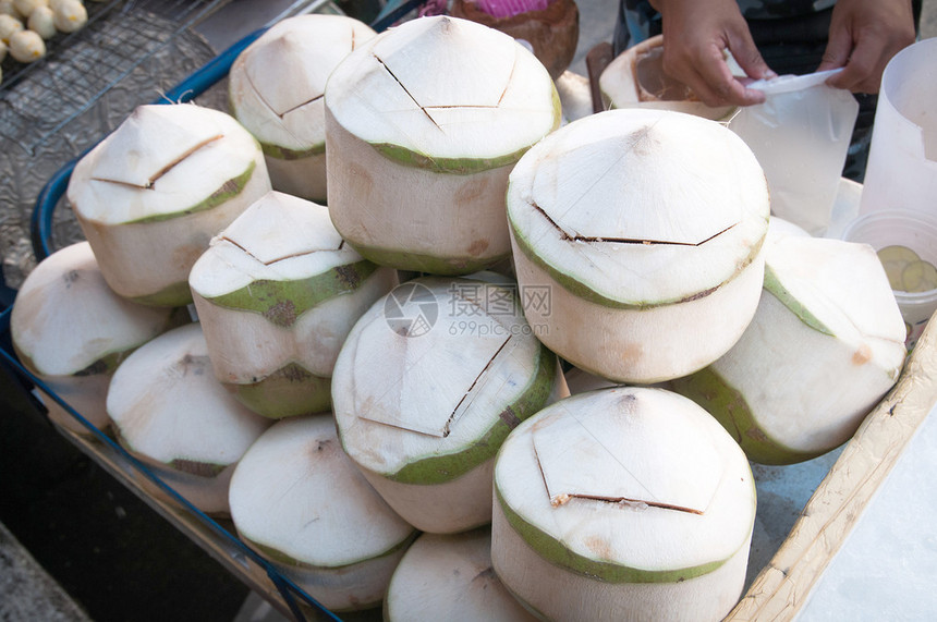 塔伊兰的椰子水图片