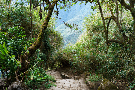 通往秘鲁马丘比楚区乌鲁班巴省库斯科地区MachuPicchu的Inc背景图片