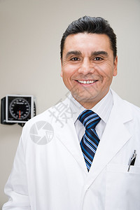 微笑男医生的画像图片