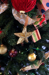 圣诞树的圣诞装饰图片