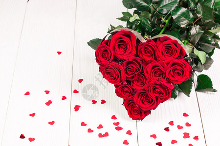 罗曼蒂夫仍然带着美丽的红玫瑰生活情人节的概念Soft图片