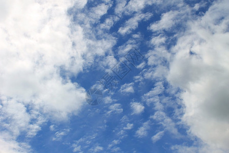 蓝天上的一朵白云图片