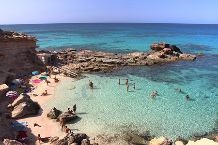 西班牙巴利阿里群岛Formentera最美的海滩之一图片