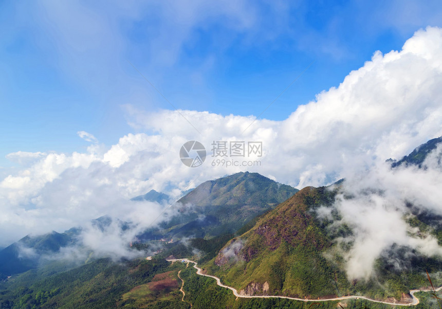 路山风景山蓝天图片