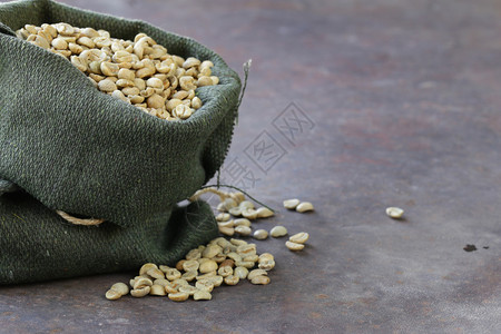 袋中绿色咖啡豆抗氧化图片