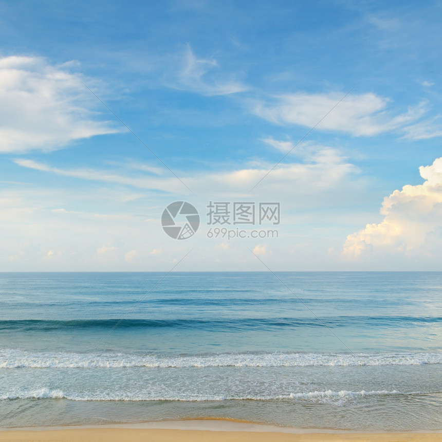 海洋沙滩和蓝天图片