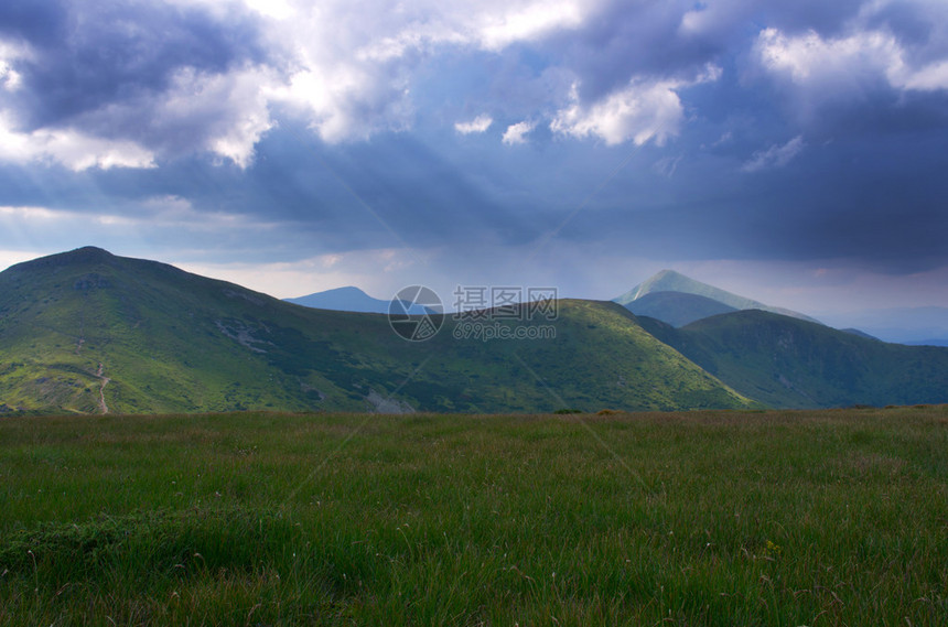 乌克兰Hoverla2061米Chornogora山脊最高图片