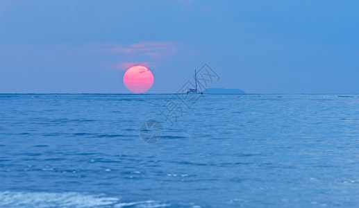 大红日落热带海空和图片