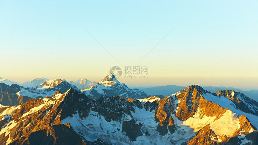 山地风景和山脉自然的山地图片