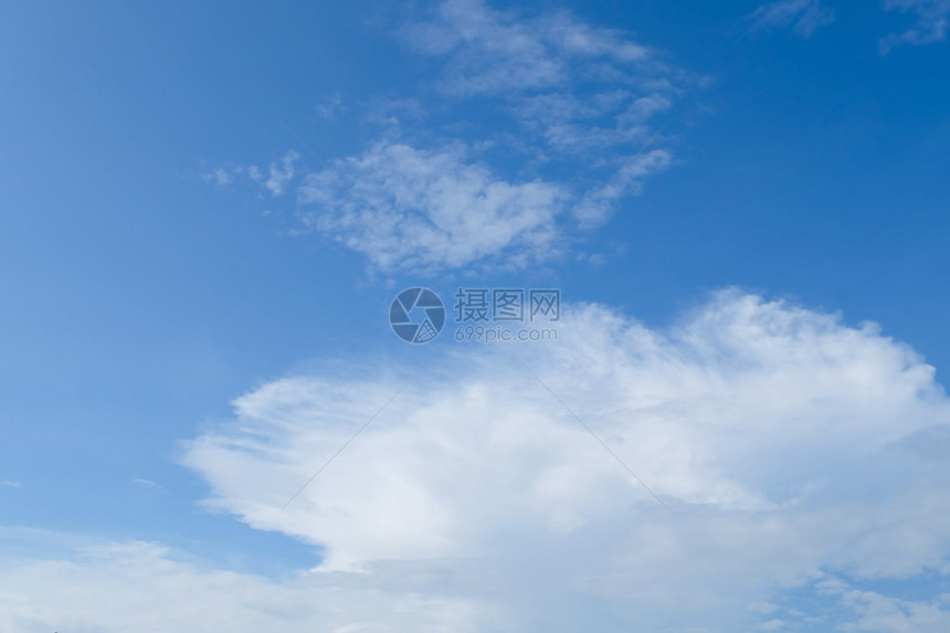 蓝色天空和白云晴图片