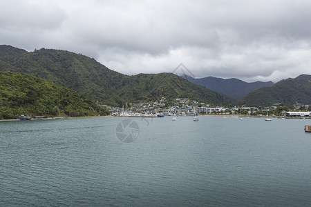 新西兰皮克顿和马尔堡峡湾的城市景观著图片