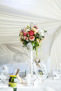 喜宴厅设计中的婚礼节装饰彩背景图片