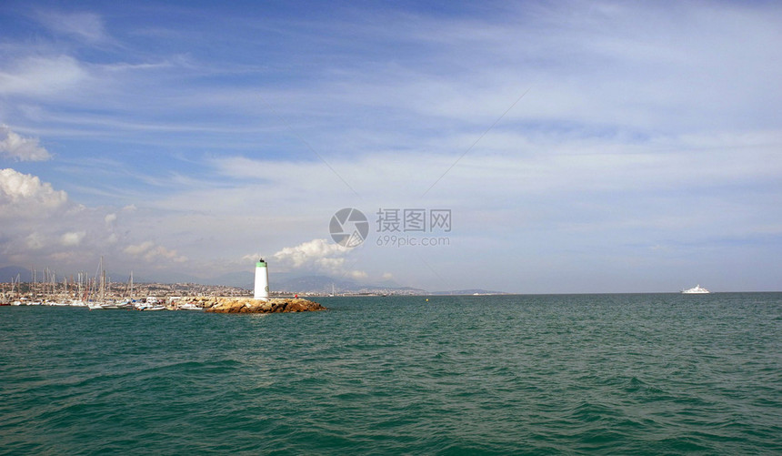 地中海灯塔和船一个可以图片