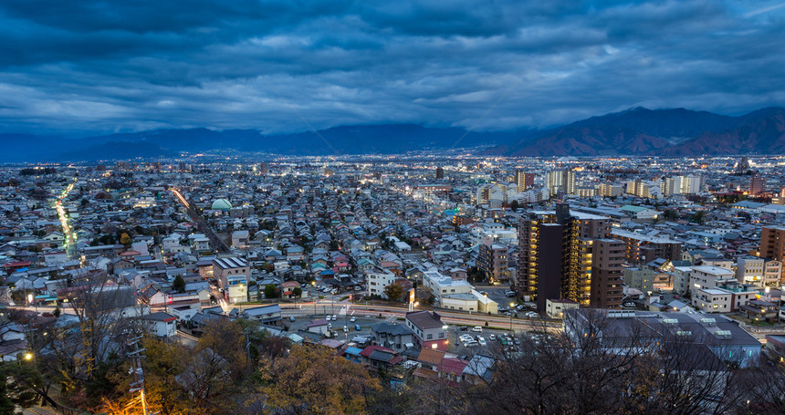 傍晚时分长野市风景如画图片