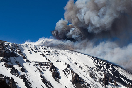 火山埃特纳火山喷发卡塔尼亚图片