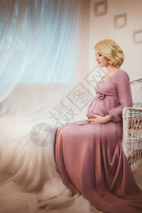 美丽的孕妇怀孕的肚子美丽的孕妇怀孕了生育概图片