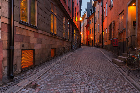 GamlaStan街在瑞典斯德哥图片