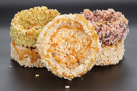 泰式甜点米果或米饼配蔗糖背景图片