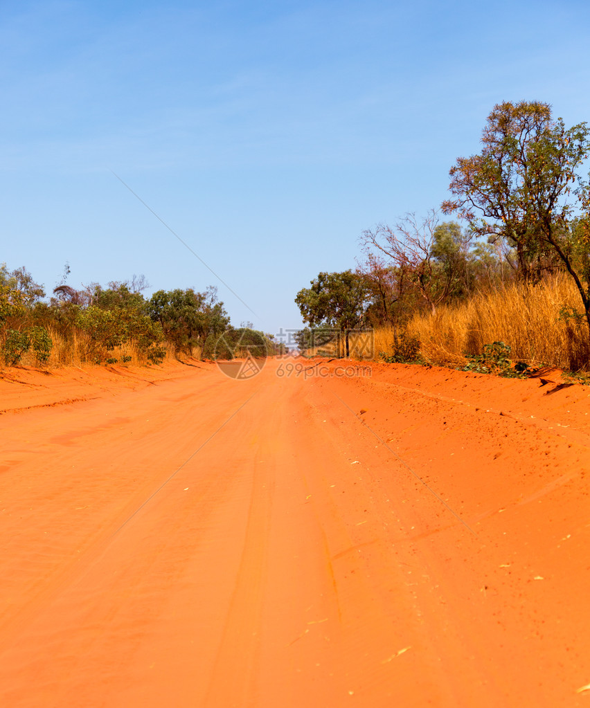 莱韦克角路是位于丹比尔半岛的Broome和Leveque角之间的一条穿越Pindan林地202公里126米的西澳大利图片