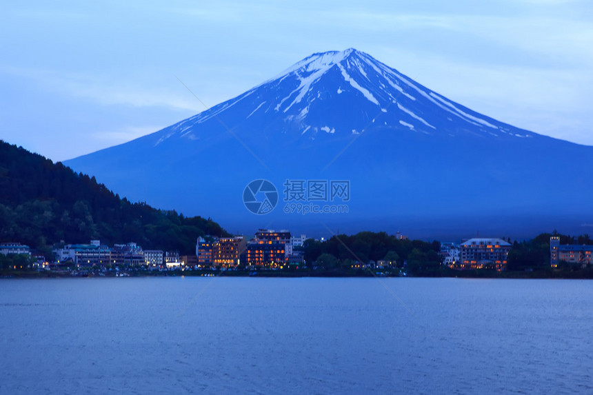美丽的富士山和日本川口子湖图片