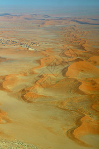 索苏斯黎飞越纳米布沙漠图片