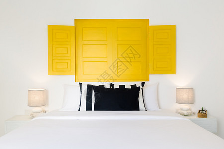 卧室宾馆卧室装饰上美丽的豪华枕头图片