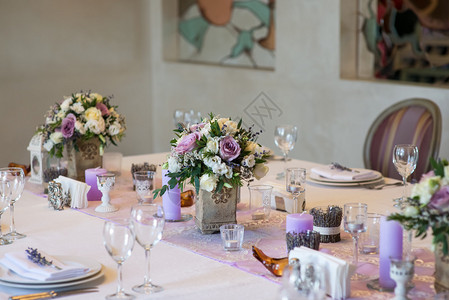婚宴或另一盛宴的餐桌花束婚礼图片
