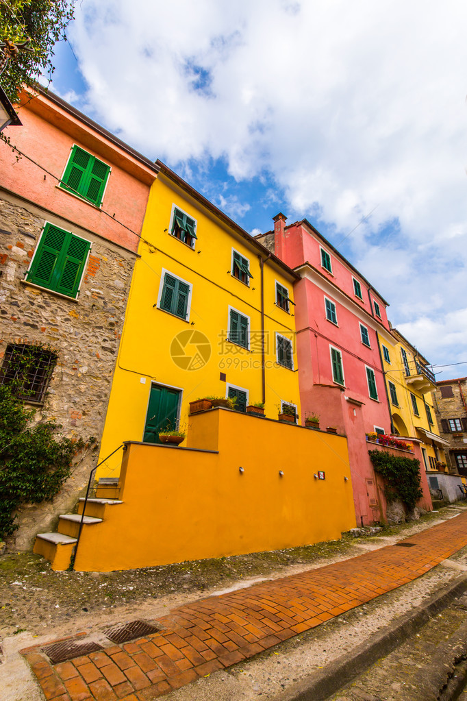 意大利乡村的传统建筑色图片