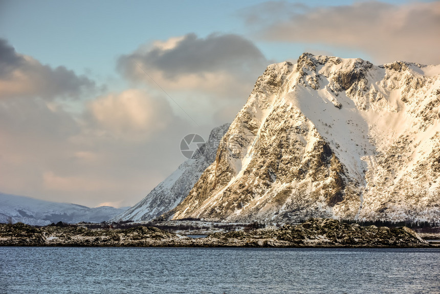 挪威Lofotten群岛的Vestvag图片
