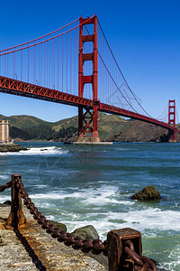金门桥旧金山加州金门大桥从堡点历史遗址沿水生图片
