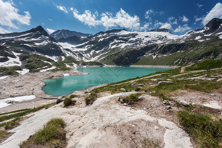 高山的绿松石湖夏季山地景观Weisse图片