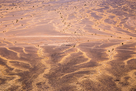 在摩洛哥撒哈拉沙漠的撒哈拉沙漠中图片