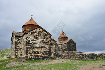 亚美尼亚人民圣迹塞万湖的寺庙图片