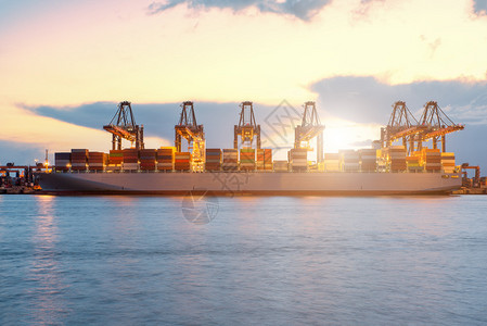进口出口物流概念鹿特丹集装箱货运码头图片