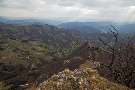 塞尔维亚山的全景图片