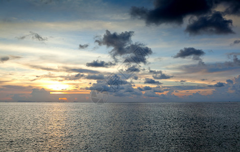 海边美丽的日落壁纸假图片