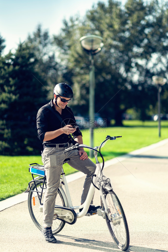 在手机上打电子自行车图片