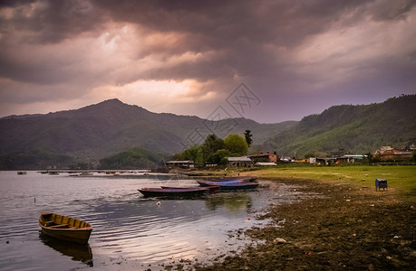 尼泊尔Pokhara湖图片