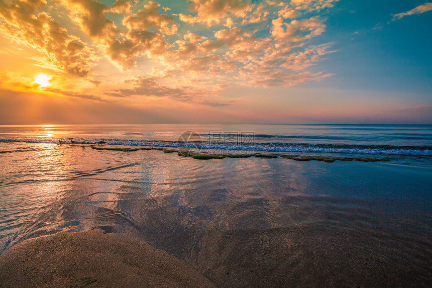 海边的清晨图片
