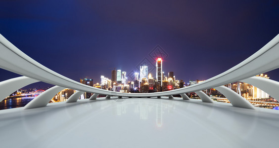 重庆夜晚的城市风景和天线图片