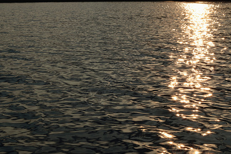 水质感夕阳夏图片